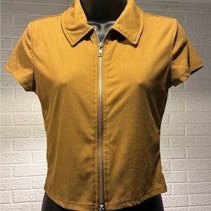 No Boundaries Brown Short Sleeve‎ Crop Button Down Shirt